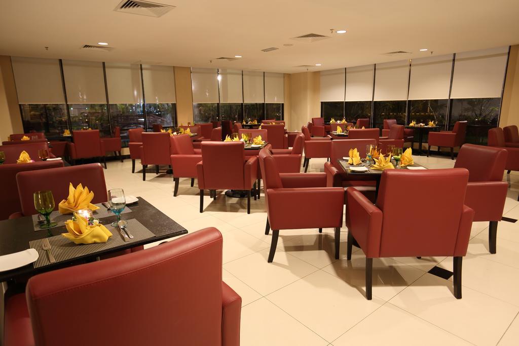 ไรอา โฮเทล แอนด์ คอนเวนชั่น เซนเตอร์ เตเรงกานู Hotel กัวลาตรังกานู ภายนอก รูปภาพ