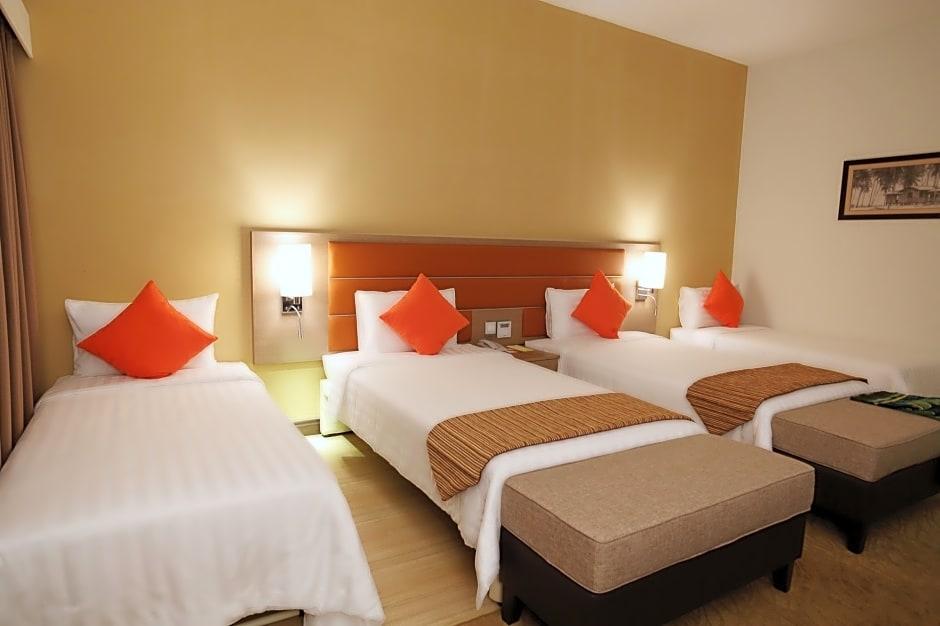 ไรอา โฮเทล แอนด์ คอนเวนชั่น เซนเตอร์ เตเรงกานู Hotel กัวลาตรังกานู ภายนอก รูปภาพ