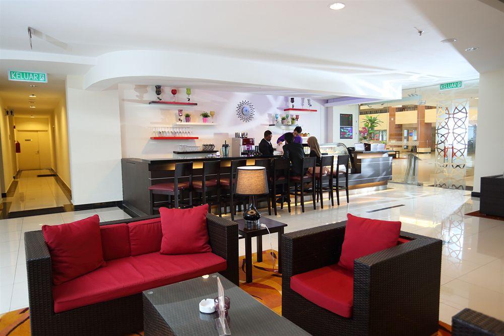 ไรอา โฮเทล แอนด์ คอนเวนชั่น เซนเตอร์ เตเรงกานู Hotel กัวลาตรังกานู ภายนอก รูปภาพ