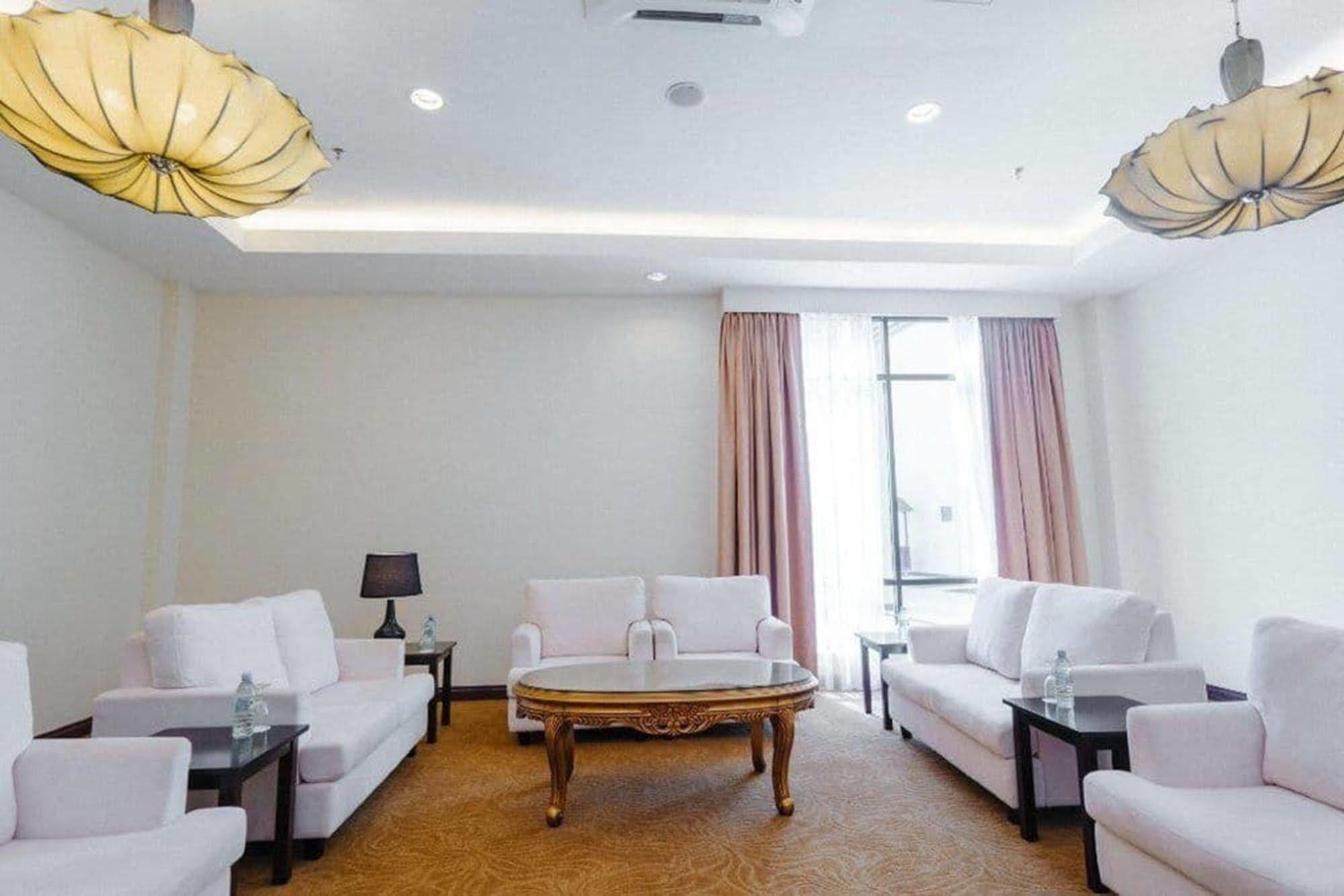 ไรอา โฮเทล แอนด์ คอนเวนชั่น เซนเตอร์ เตเรงกานู Hotel กัวลาตรังกานู ภายนอก รูปภาพ